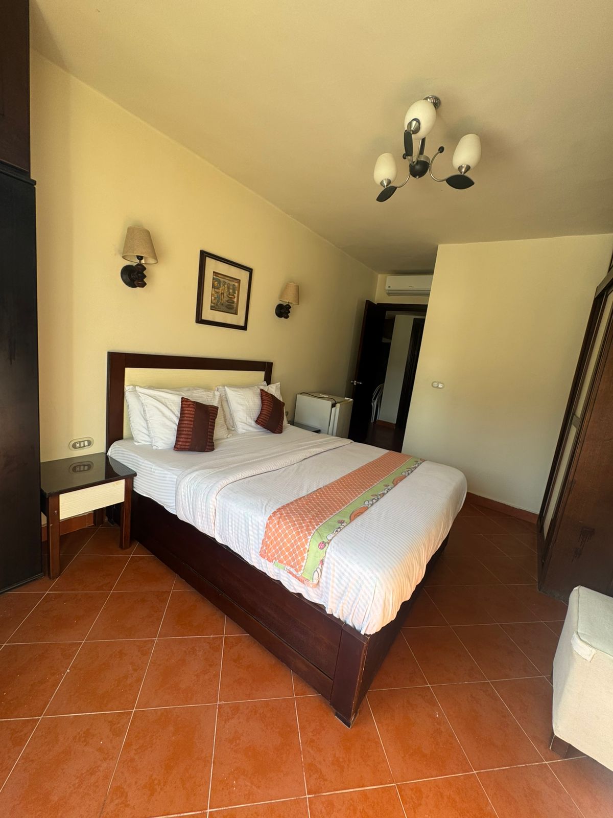 VIP Hotel Chalet Above the Promenade — Porto Golf Marina